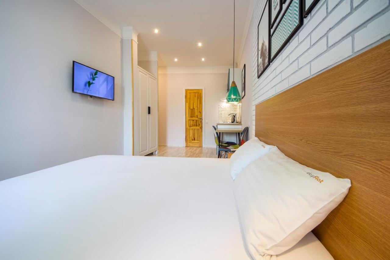 Design Apartments On Velyka Vasylkivska 42 Kiev Extérieur photo